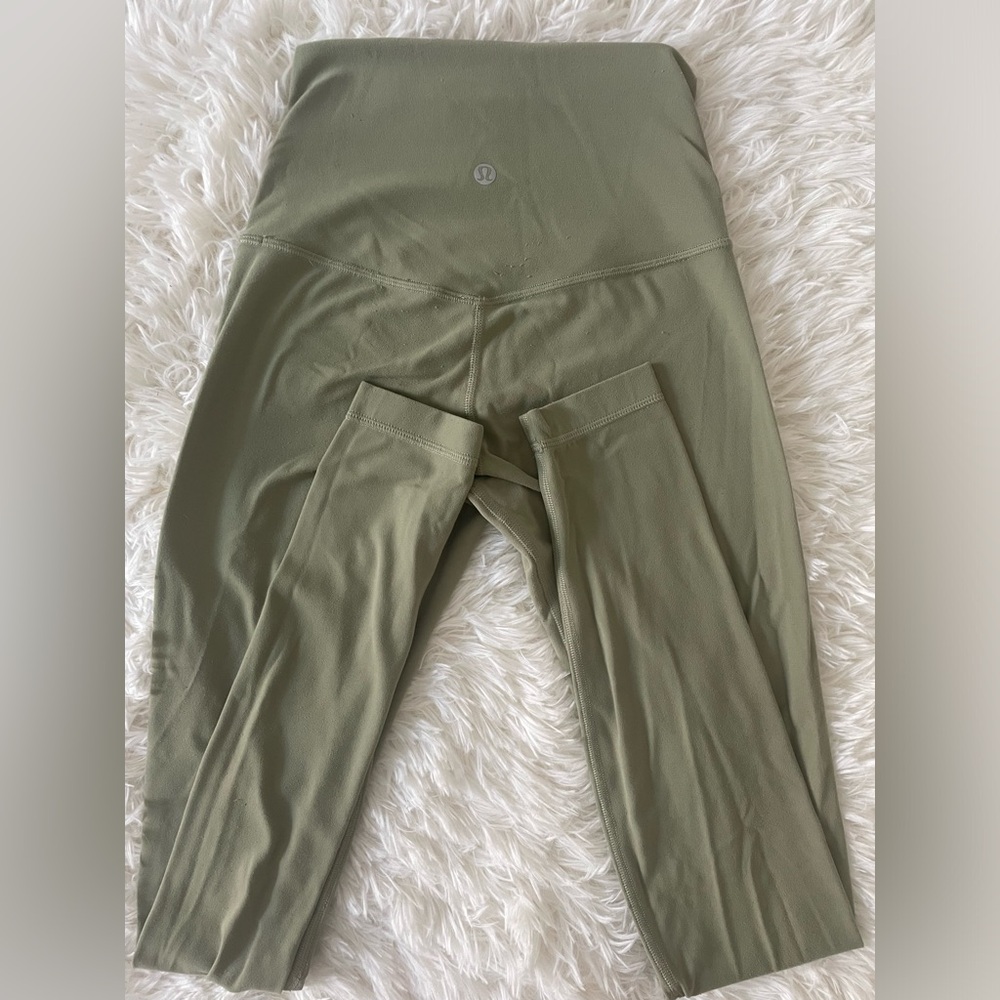 Green Lululemon leggings